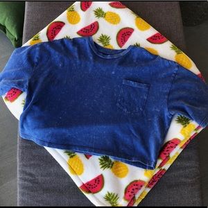 CROPPED JEAN COLORED T SHIRT